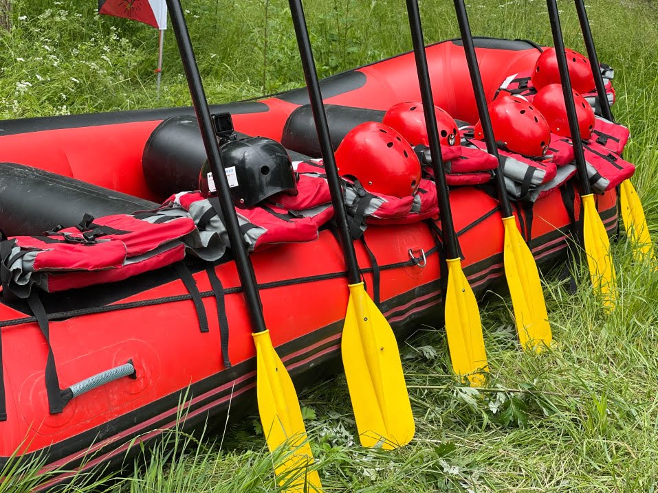 adventure-equipment-extreme-sports-rafting-adrenaline-safety-helmet_white-water-rafting_kleesto rafting booking software